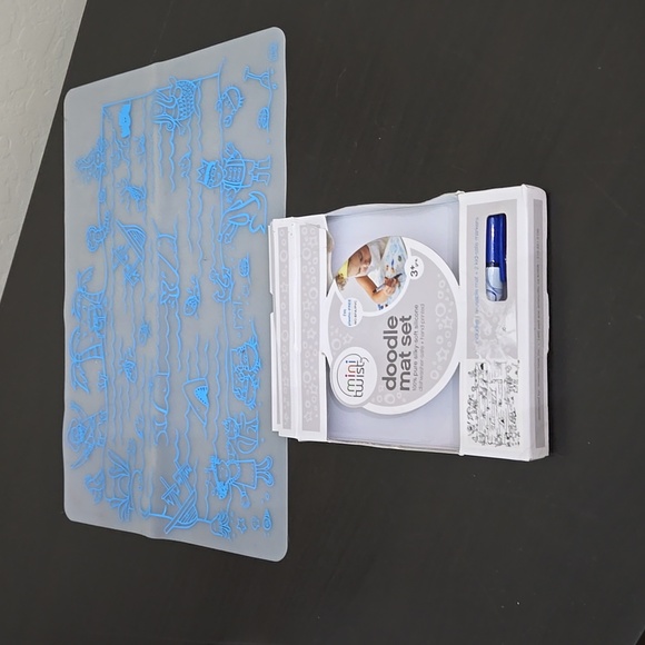 Mini Twist Doodle Mat Set modern-twist 10 x 14 Reusable Coloring Doodle Mats - Picture 1 of 8